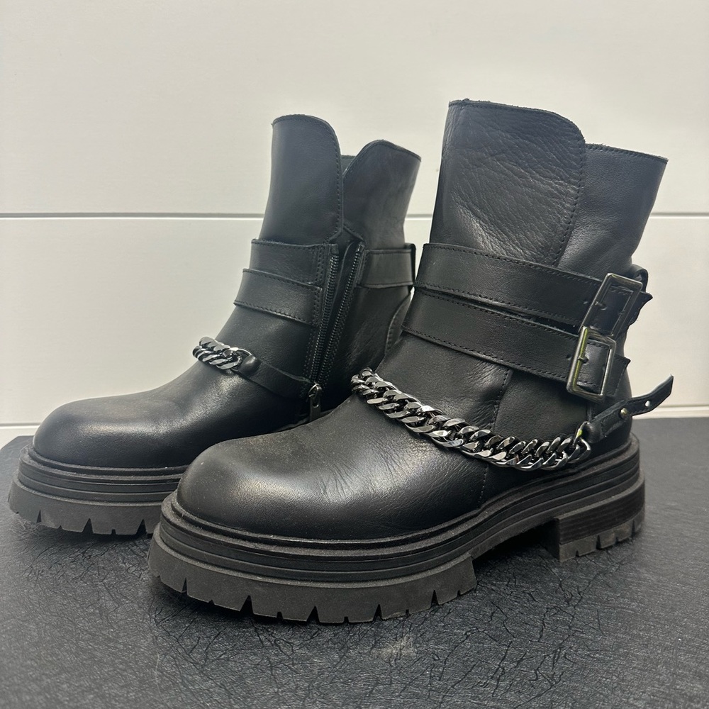 Steve Madden moto boots